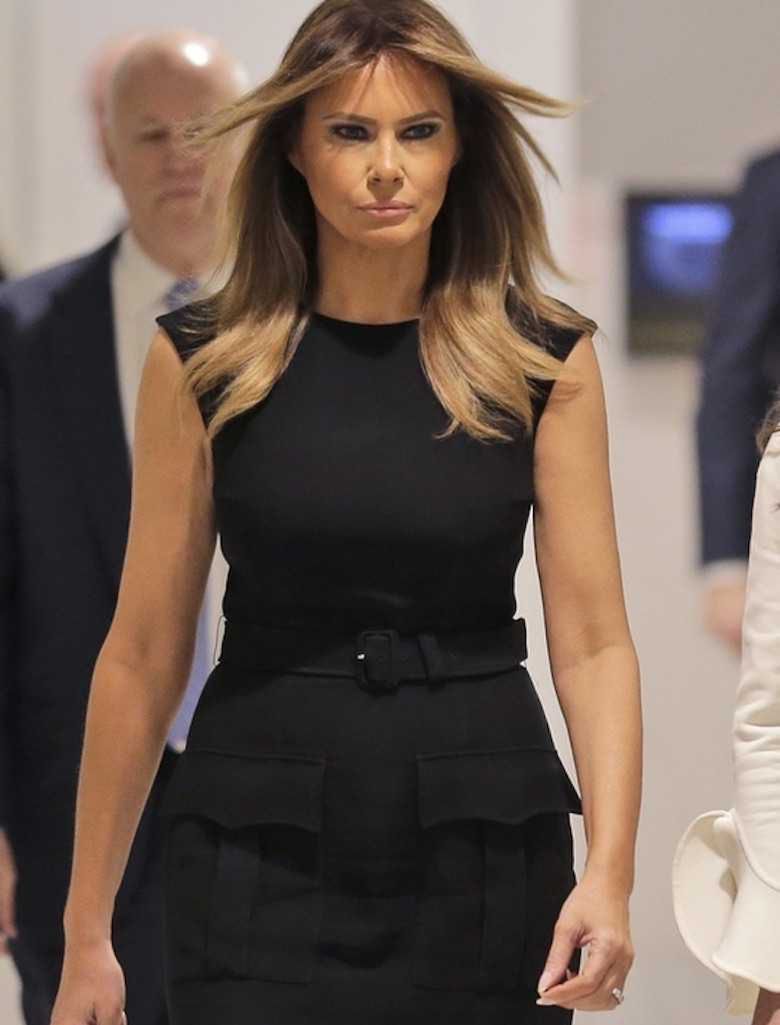 Melania Trump w czarnej sukience Prada na nowojorskiej giełdzie