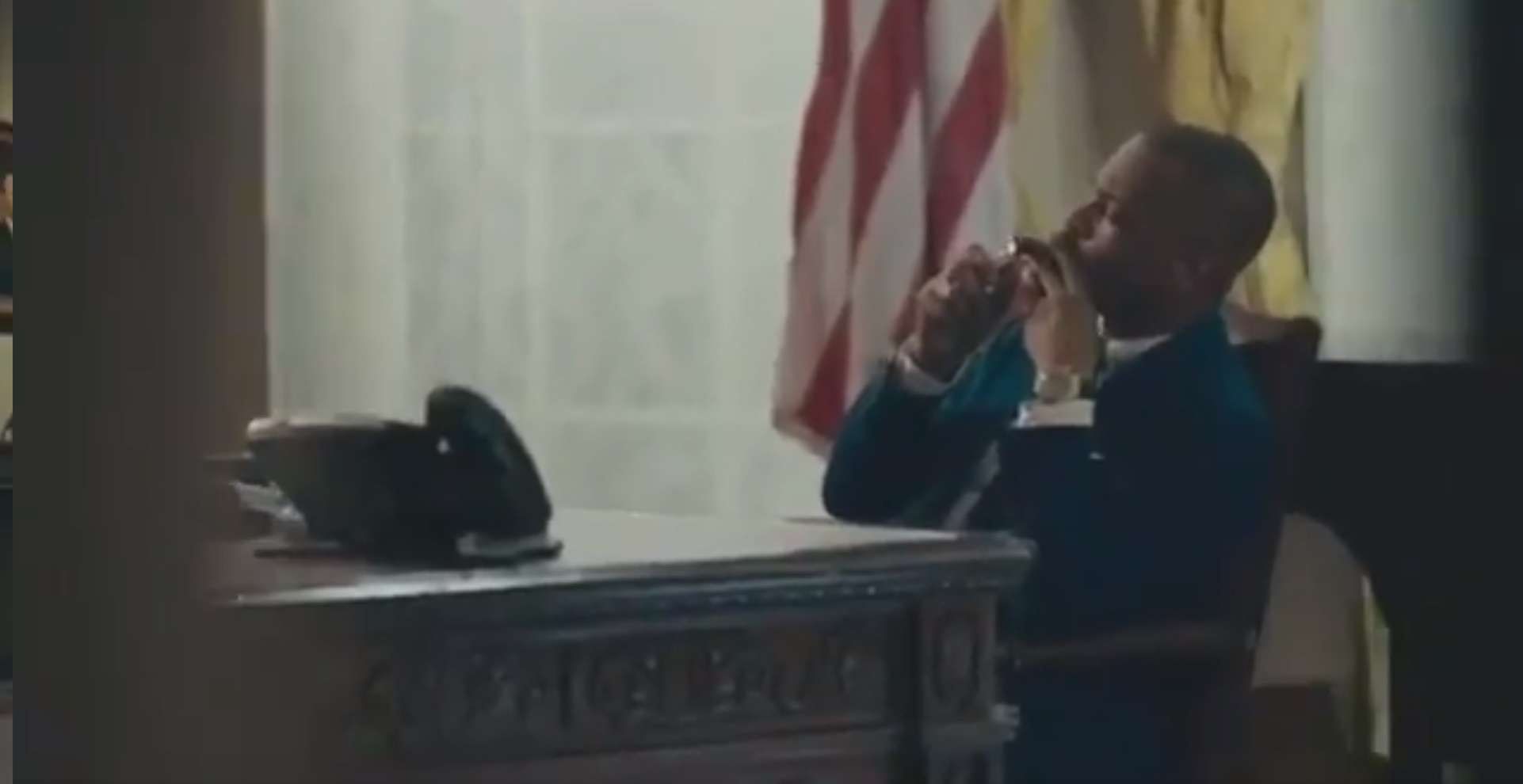 Sobowtór Melanii Trump w teledysku