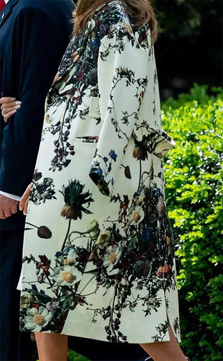 Melania Trump w obcisłej sukience i modnym płaszczu