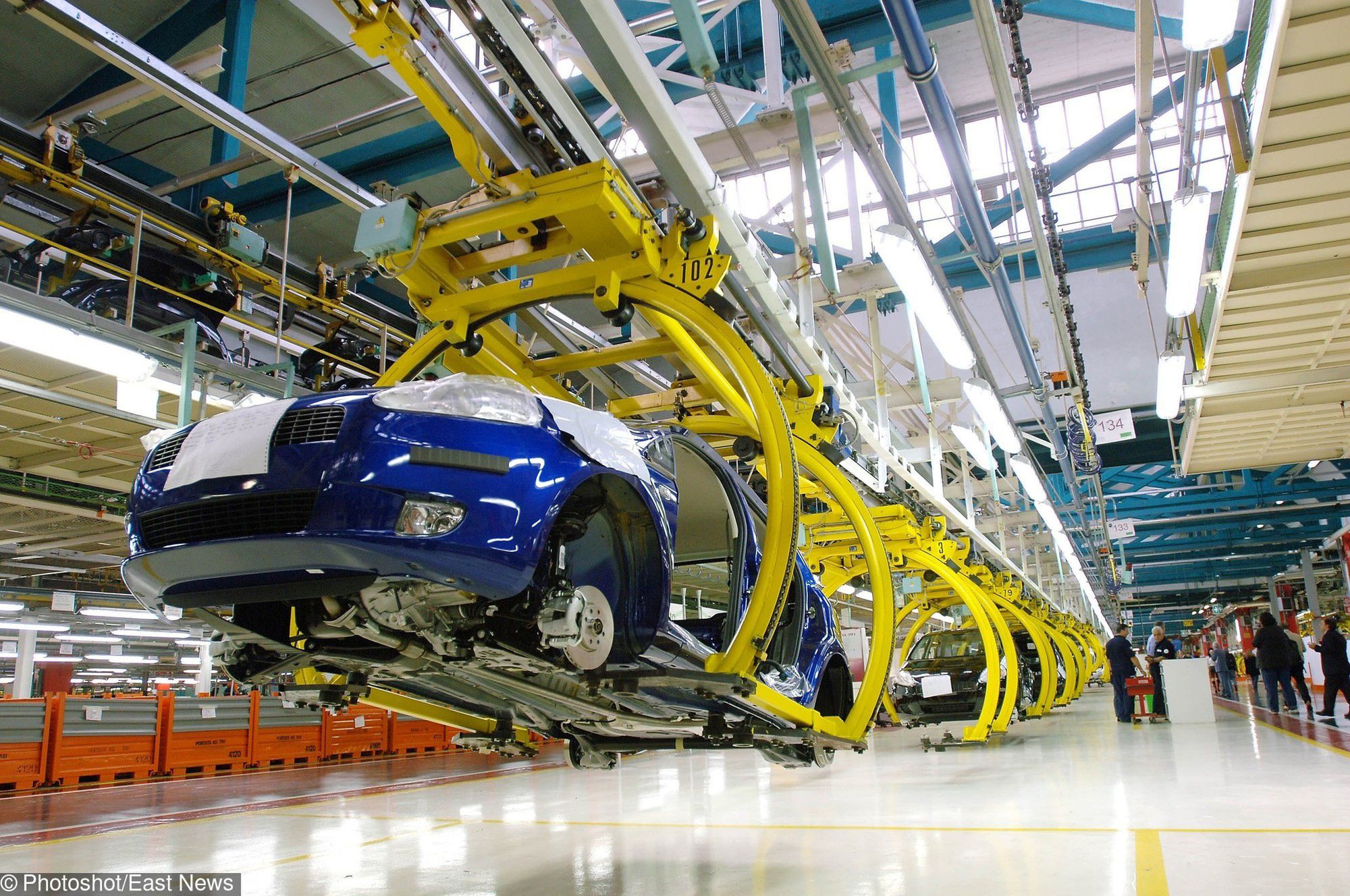 Italy, Turino -  May 26, 2006  The assembly line of Fiat Mirafiori   FIAT auto industry.  Factory. Plant.?ROPI  www.ropi-online.de fot. Photoshot/REPORTER 
