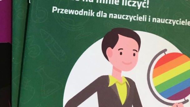 „Tęczowy Piątek”: dezinformacja i protesty wśród rodziców