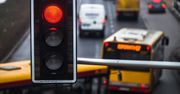 Drogi przemówią do samochodów, nie będziemy stawać na czerwonym. Idzie technologia C-ITS
