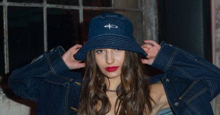 Julia Wieniawa cała w jeansie na imprezie Big Star