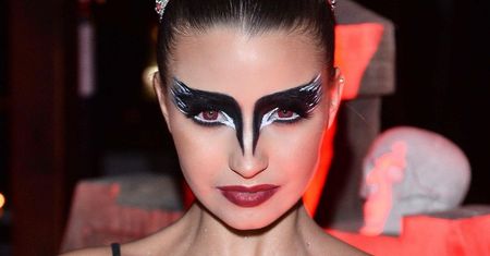 Julia Wieniawa na imprezie Halloween. Wygląda jak... Natalie Portman!