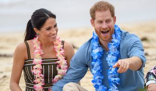 Harry nie przestaje czule głaskać Meghan po dłoni. Ten gest nie jest bez znaczenia