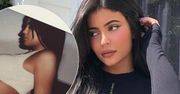 Kylie Jenner pierwszą ciążę długo ukrywała przed mediami. Teraz pokazała duży ciążowy brzuszek