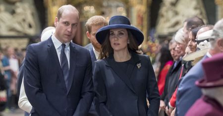 Książę William publicznie zignorował księżną Meghan. Wolał wiązać szalik