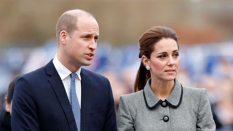 Kate Middleton i książę William wspierają rodziny po katastrofie helikoptera.