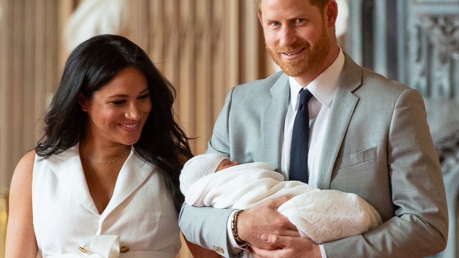 Meghan Markle i książę Harry z Archiem