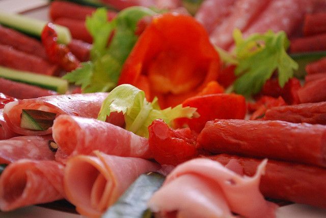 Niektóre wędliny mogą być zakażone listerią, która przyczynia się do poronień.