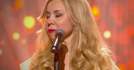 "Wcięta" Lidia Kopania na torach w Koluszkach. Gwiazda Eurowizji myślała, że nikt tego nie zobaczy?