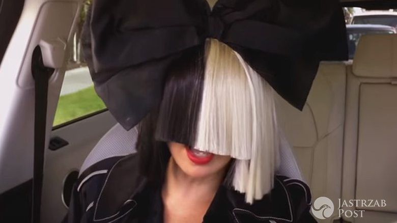 Dlaczego Sia nie pokazuje twarzy