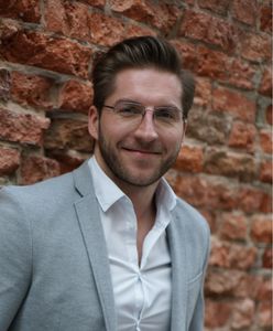 Wszystko zaczęło się od cmentarnego biznesu. Polski milioner, którego ścigał Interpol