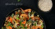 Stir-fry z komosą ryżową. Zdrowy obiad w azjatyckim stylu