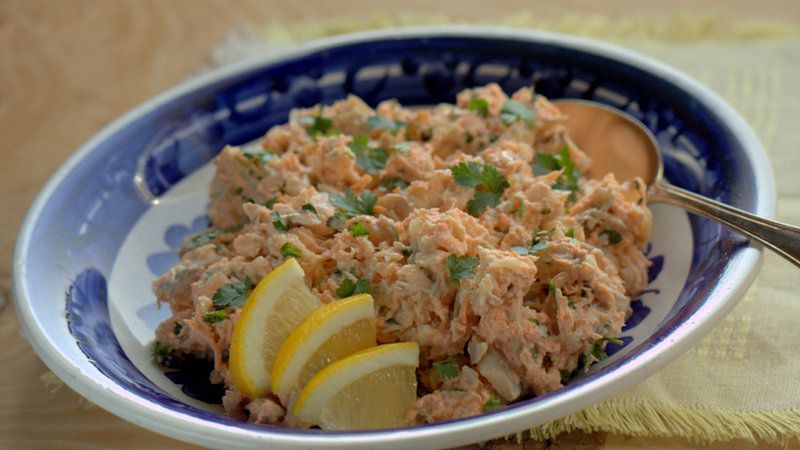 Sałatka z wędzonej ryby