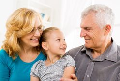 Dziadkowie: wakacyjna tania siła opiekuńcza