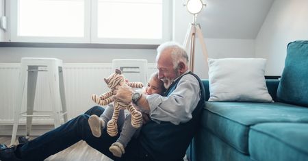 Dzień Dziadka – kiedy i dlaczego go obchodzimy? Jakie prezenty kupić na Dzień Dziadka?