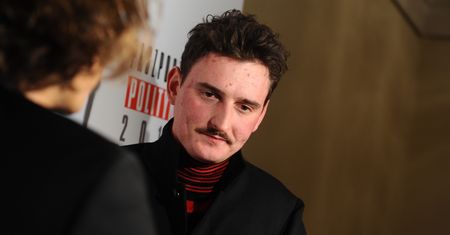Dawid Podsiadło ukrył wiadomość w piosence "Małomiasteczkowy"