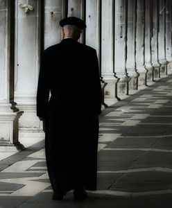 66-letni ksiądz przyznał się do molestowania nastolatki