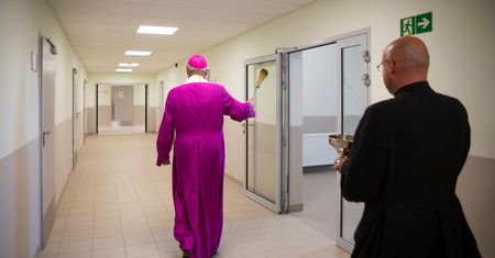 "Ksiądz jest ważniejszy". Zaskakujący protest PO z Łodzi