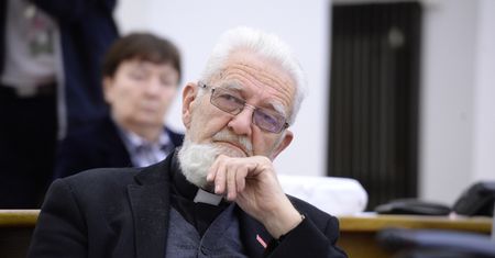 Kościół zamyka usta duchownym? "Trzeba z tym żyć"