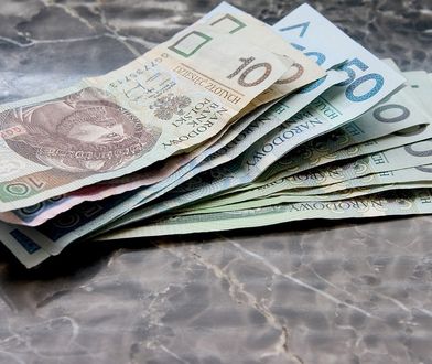 Wniosek o 500+. Banki wstrzymują możliwość składania, czekają na zmiany