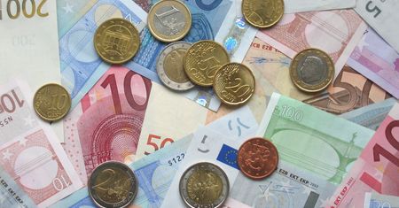 Kursy walut w ogniu przemian. Złoty się umacnia