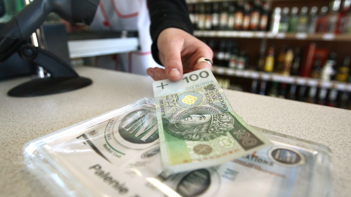 215 mld zł w obiegu, w Polsce przybywa gotówki