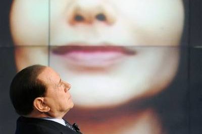 Berlusconi nie przyznaje się do romansu
