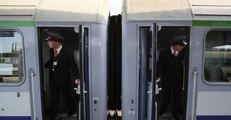 PKP IC zmienia regulamin. Zablokuje sprzedaż biletów, gdy w pociągu skończą się miejsca