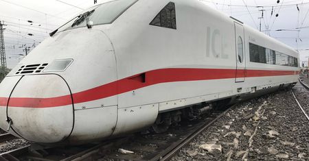 Pociąg ICE wypadł z szyn. Są ranni