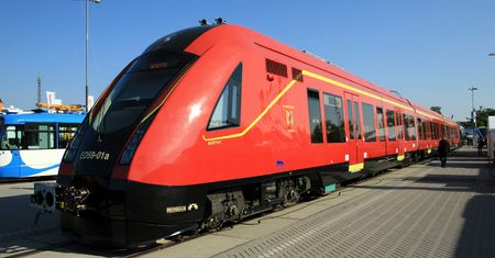 Kolejowy absurd na polskich torach. Pociąg przez większość czasu nie jeździ