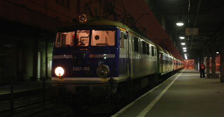 Zmiana czasu na zimowy już w ten weekend. Pociągi znowu staną na godzinę