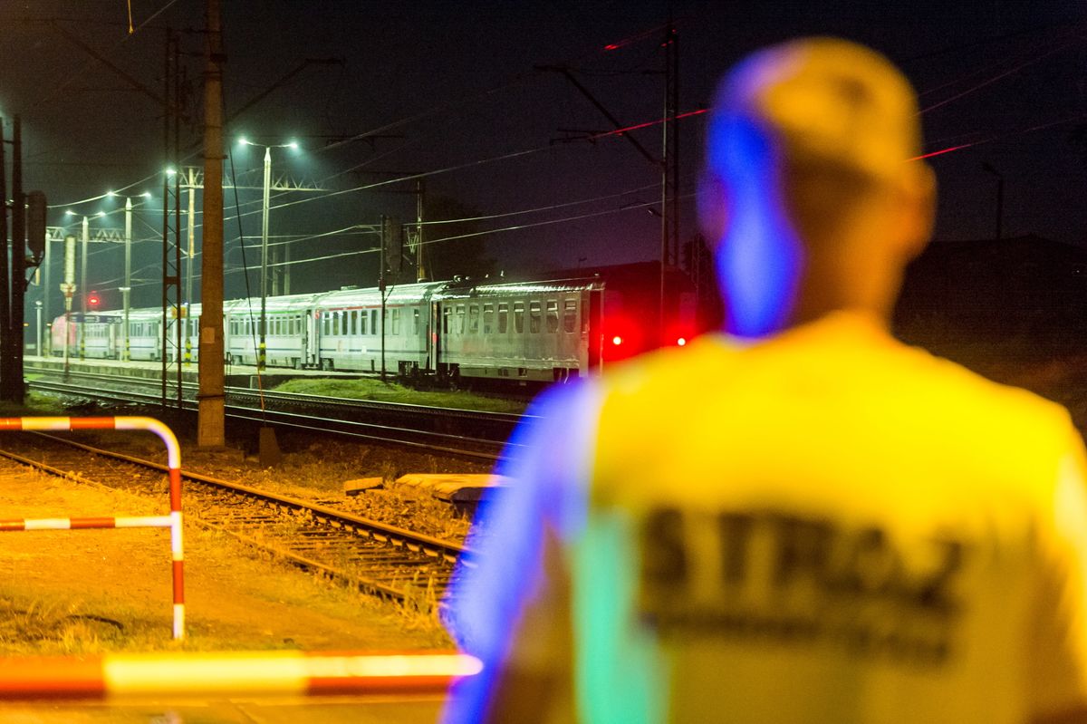 Pociąg utknął na siedem godzin po alarmie bombowym. Ostatecznie nic nie znaleziono