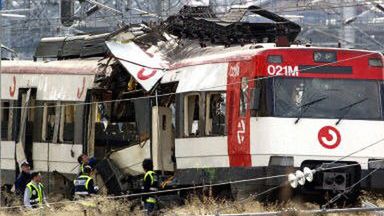 Wrak jednego z pociągów