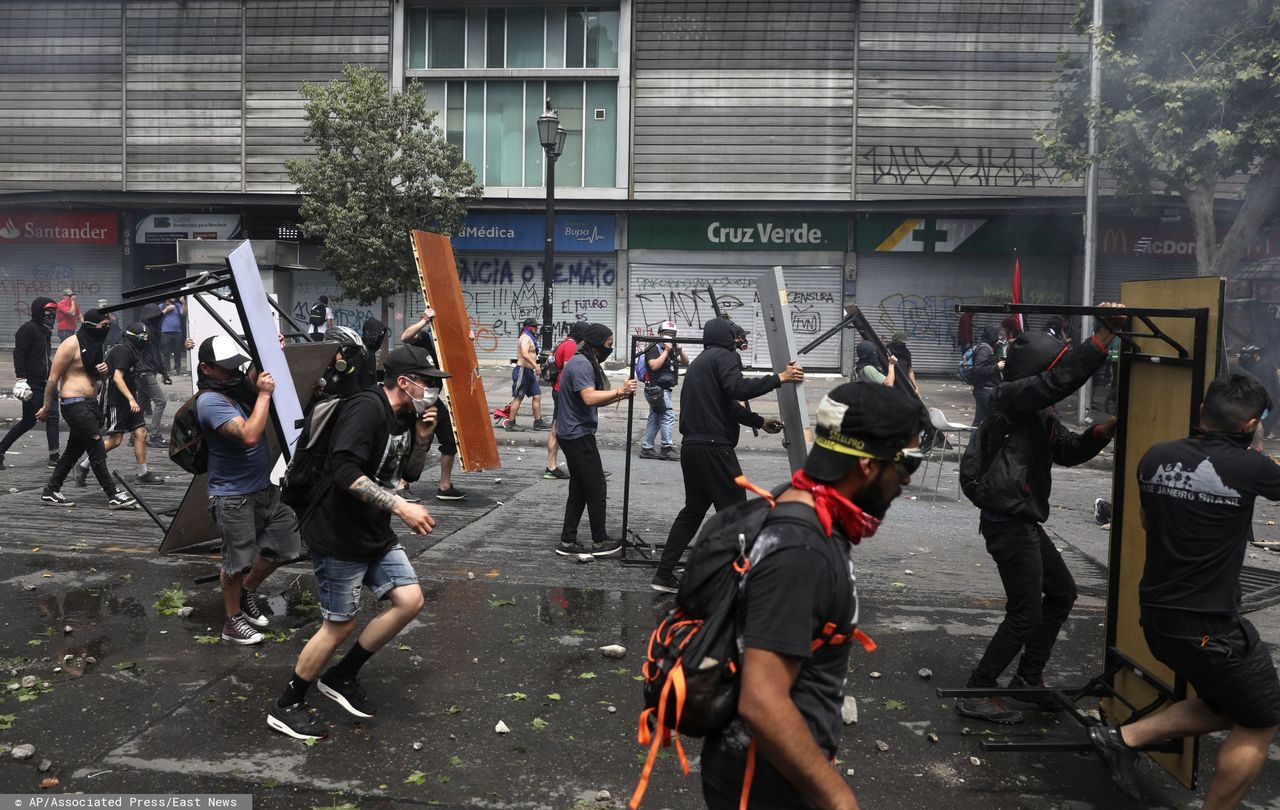 Chile. Media: Mateusz M. zginął podczas zamieszek. Nauczyciel z Polski zabity z broni teścia