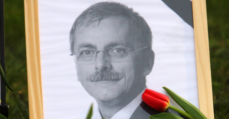 Ekshumacja kolejnej ofiary katastrofy smoleńskiej. W nocy