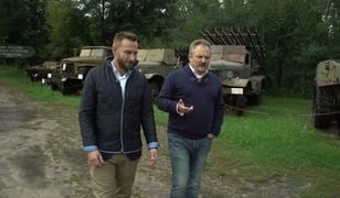 "Kto nami rządzi?". "Podobno najbogatszy" polski poseł Marek Jakubiak na spacerze z Łukaszem Mężykiem