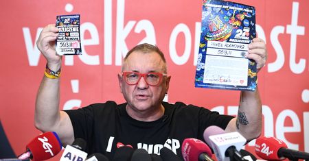 Coraz więcej osób wspiera kandydaturę Jerzego Owsiaka do Nobla. "Symboliczna nagroda"