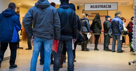 Bezrobotni w polskim raju pracownika. Mają doświadczenie, kompetencje, ale są bez pracy
