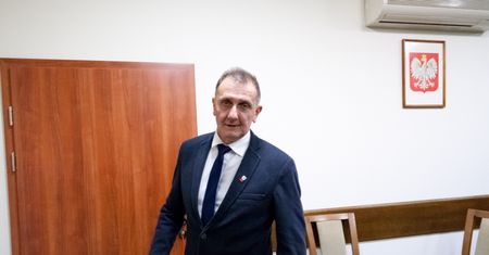 Opoczno. Lekarz Hubert Czerniak kwestionował szczepienia noworodków. Został zawieszony