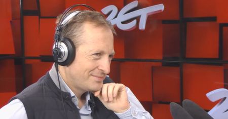 Gość Piaseckiego zapomniał o kamerce? Strój Siemoniaka wygrywa dziś "internety"