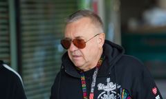 Darłowo. Jerzy Owsiak na moście im. Wielkiej Orkiestry Świątecznej Pomocy