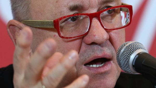 Założyciel i prezes zarządu Fundacji Wielkiej Orkiestry Świątecznej Pomocy Jerzy Owsiak
