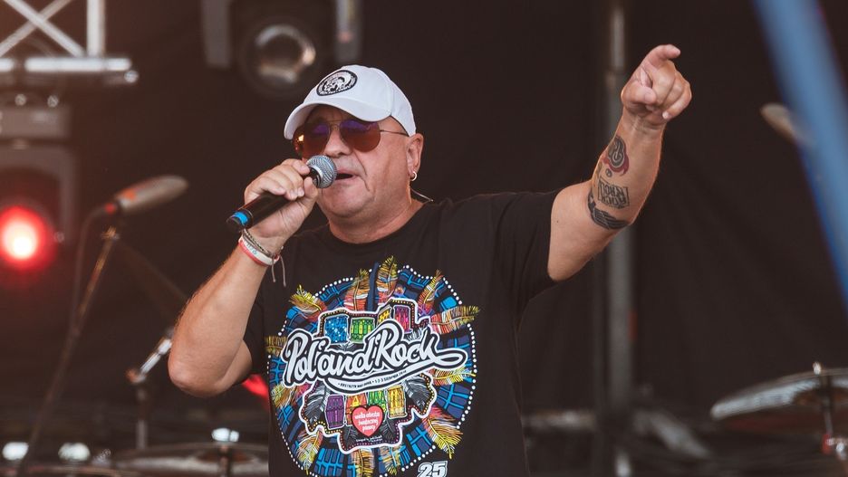 Jurek Owsiak na scenie w Kostrzynie 