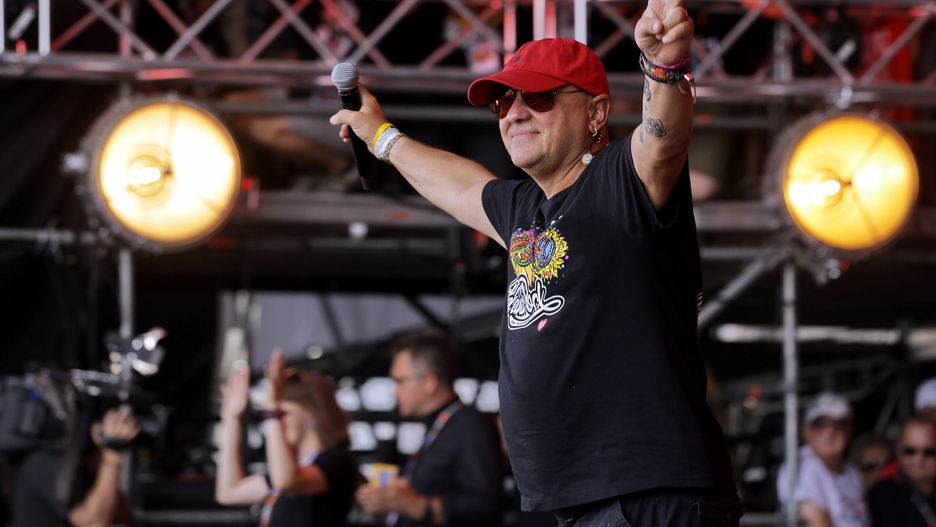 Owsiak na festiwalu Pol'and'Rock. Nie lubi polityków, lubi pozytywne działania