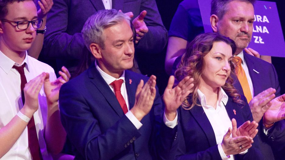 Przemysław Stefaniak (L) skarży się na mobbing ze strony Moniki Pawłowskiej (R)