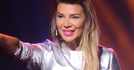 Edyta Górniak w srebrnej sukience polskiej gwiazdy. Kto zaprojektował tę kreację?