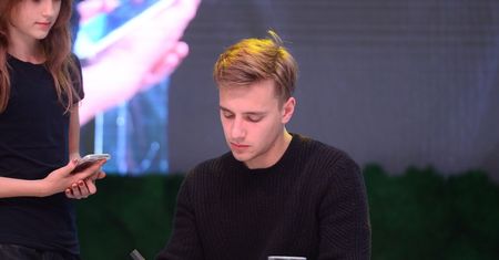 Maciej Musiał o spotkaniu z Krzysztofem Globiszem: Wycierałem kapiące po policzkach łzy