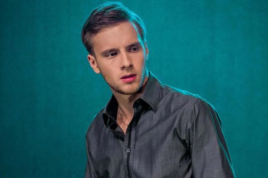 Maciej Musiał zadebiutuje na deskach teatru. Poradzi sobie?